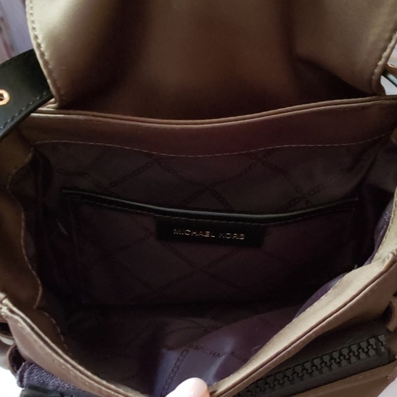 ❌SOLD❌ Michael Kors Olivia Crossbody - Picture 4 of 8